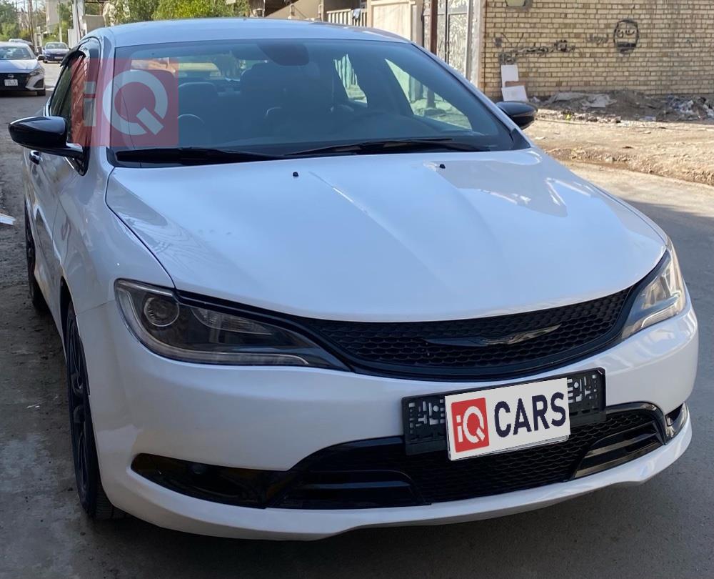 كرايسلر 200